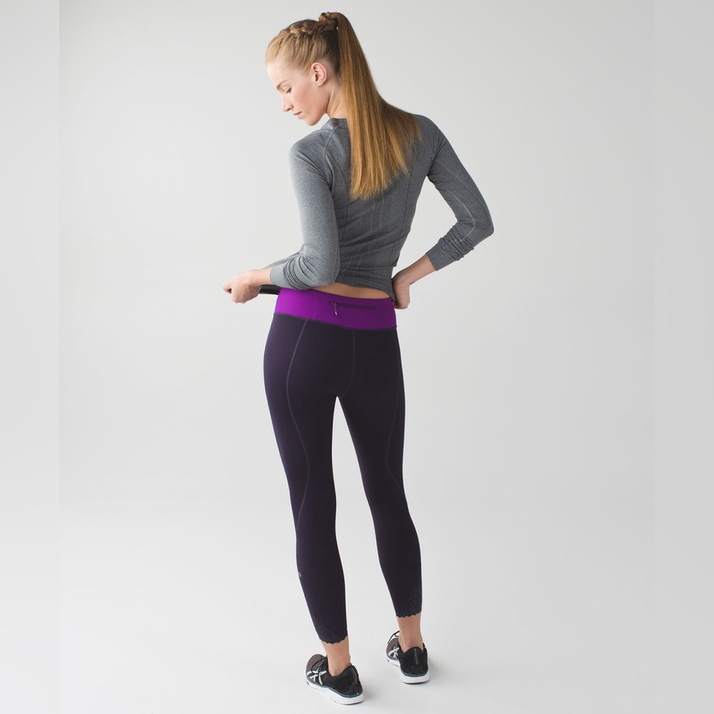 Lululemon 6 Run Tight Stuff Legging Black Swan/Tender Violet Compression + Tote